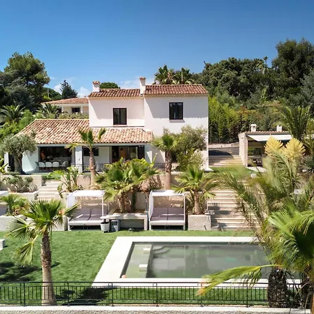 Brand New 6 Bedroom With Pool *