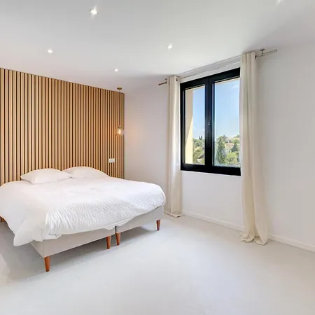 Villa Brand New 6 Bedroom With Pool