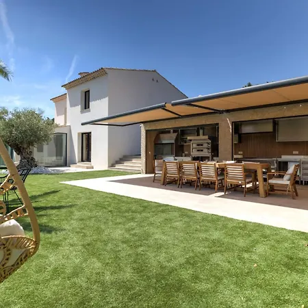 Brand New 6 Bedroom With Pool *