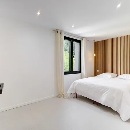 Brand New 6 Bedroom With Pool