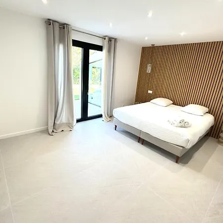 Brand New 6 Bedroom With Pool Villa