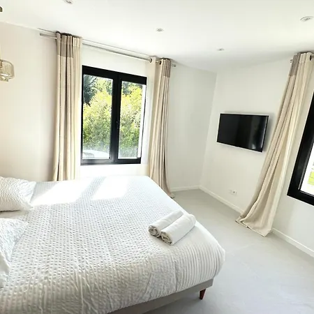 Brand New 6 Bedroom With Pool Villa *