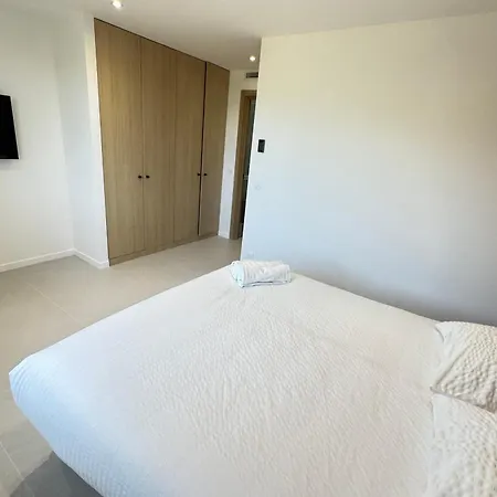 Brand New 6 Bedroom With Pool